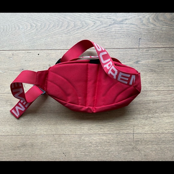 Supreme SS18 waist bag - Picture 2 of 3